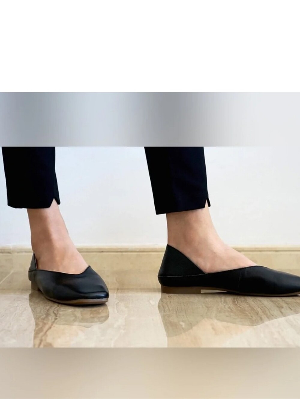 Empress Women's Blacksquare-toe ballet flats featuring a notched V-cut size 40